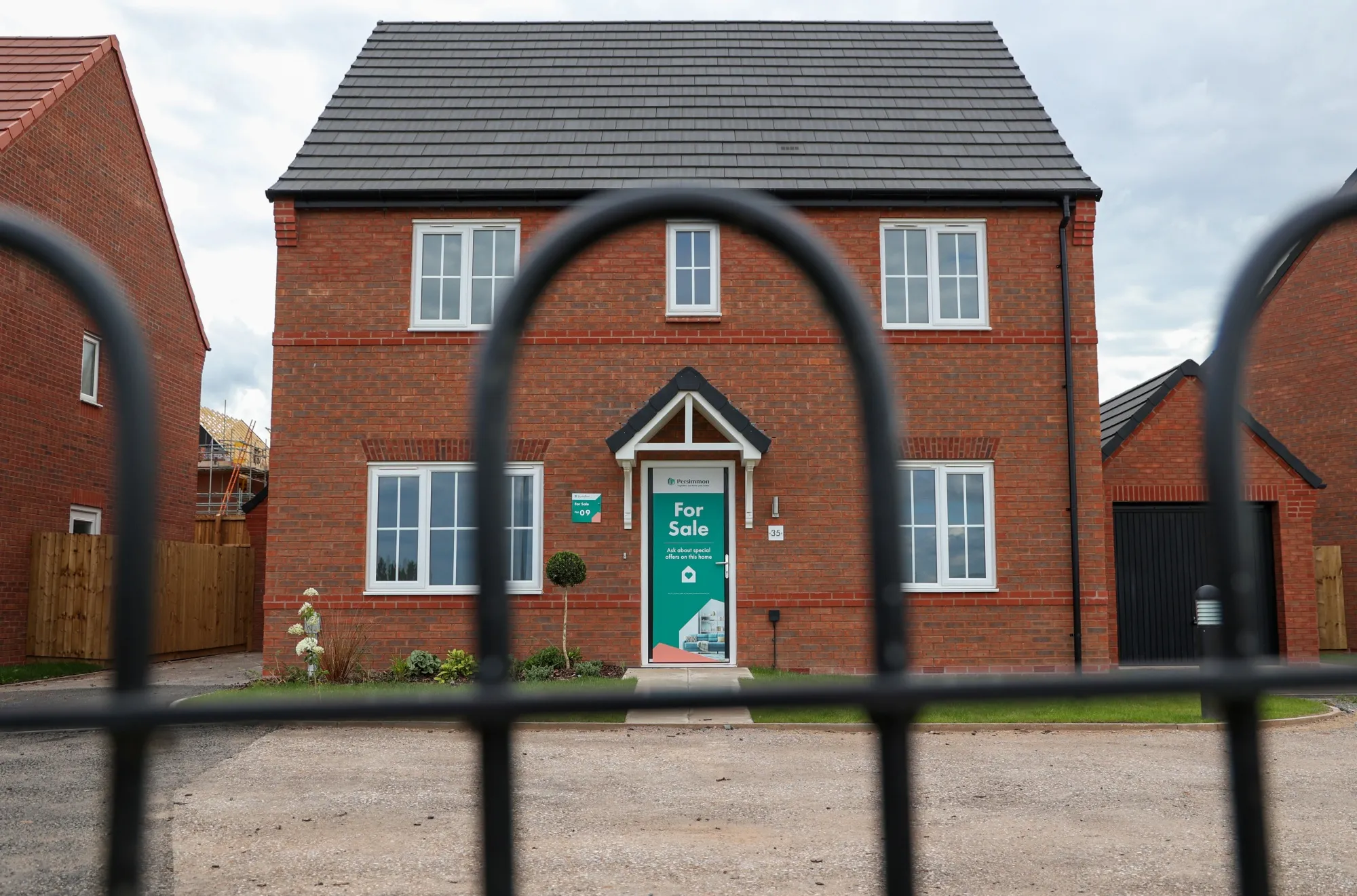 Podcast: Decoding the UK’s Property Market ‘Standoff’ - Bloomberg