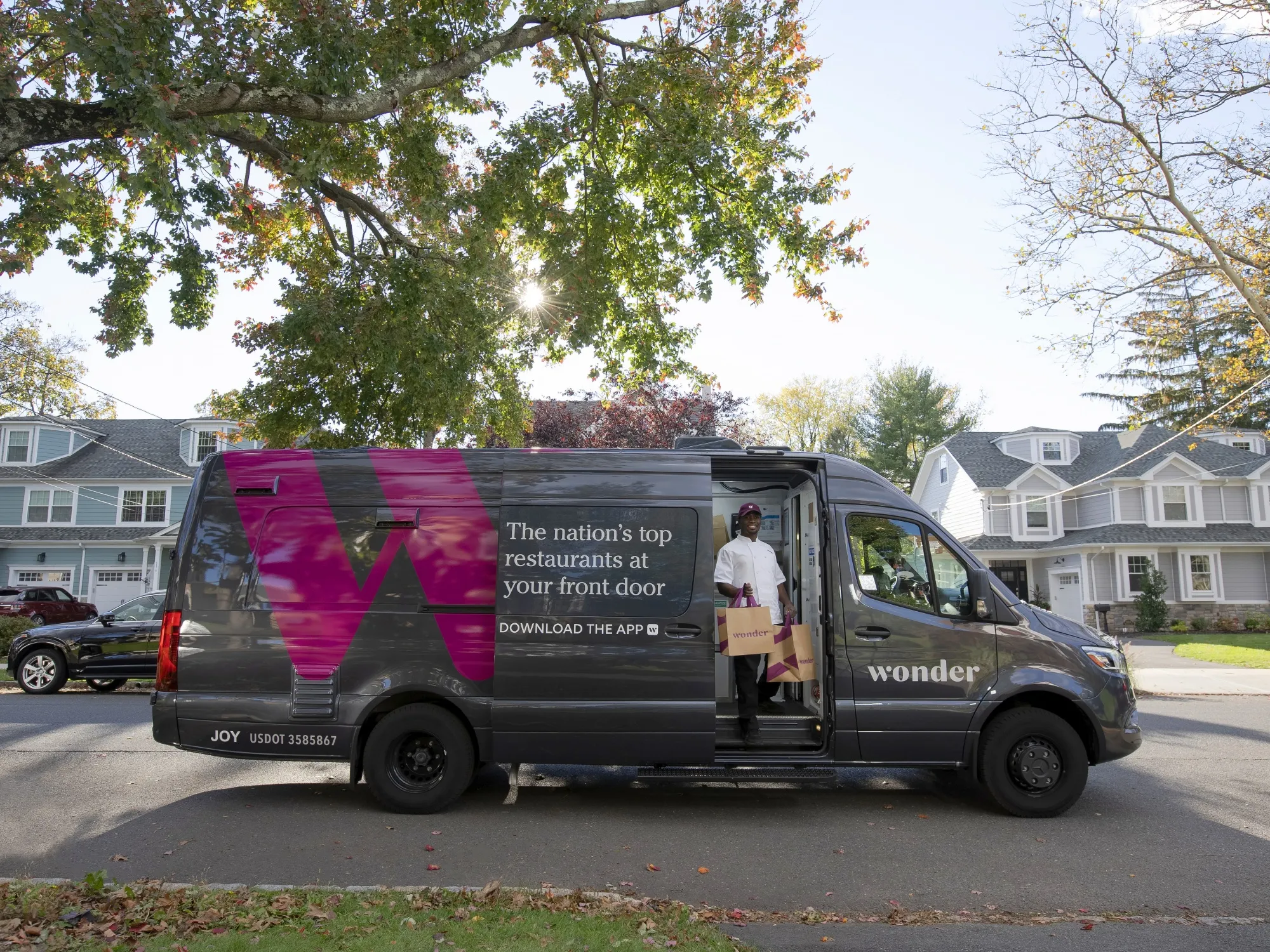 A Wonder food truck.