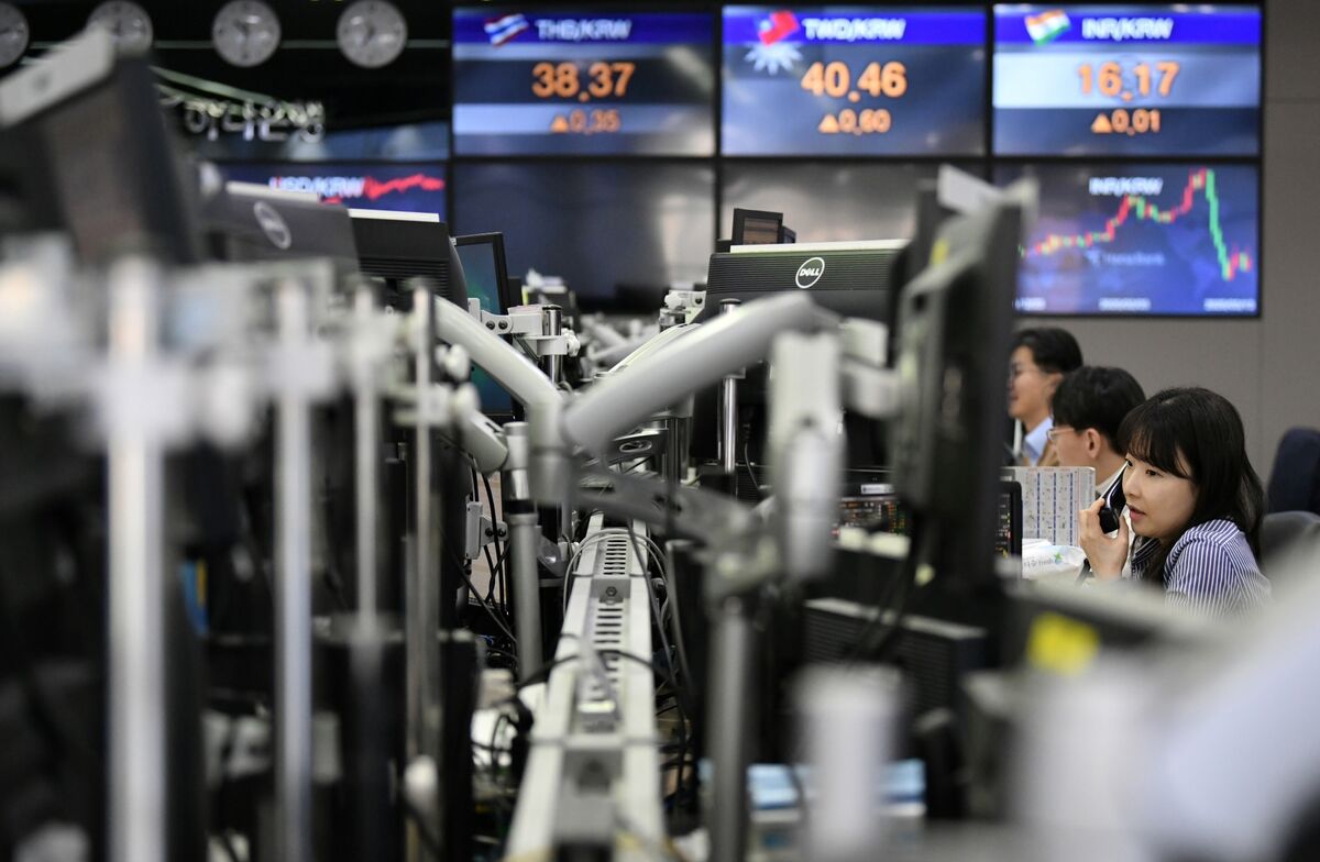 Brokerages Hit by Margin Calls Are Rushing for Dollars in Korea - Bloomberg