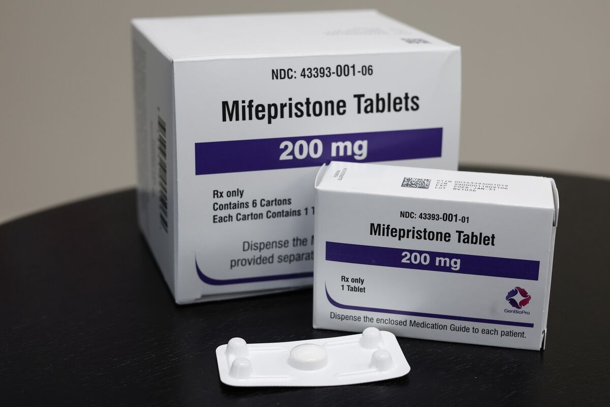 Supreme Court Preserves Abortion Pill Access by Mail for Now