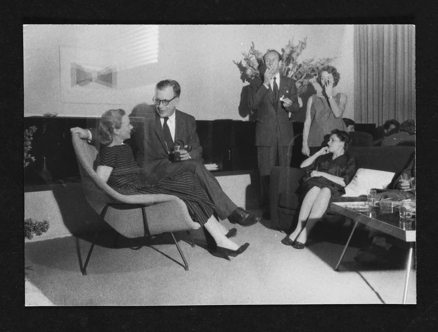 Eero Saarinen sits with Aline Loucheim — in the designer’s iconic “womb chair” —&nbsp;in the mid-1950s. The couple&nbsp;shared&nbsp;a powerful professional and personal bond.&nbsp;