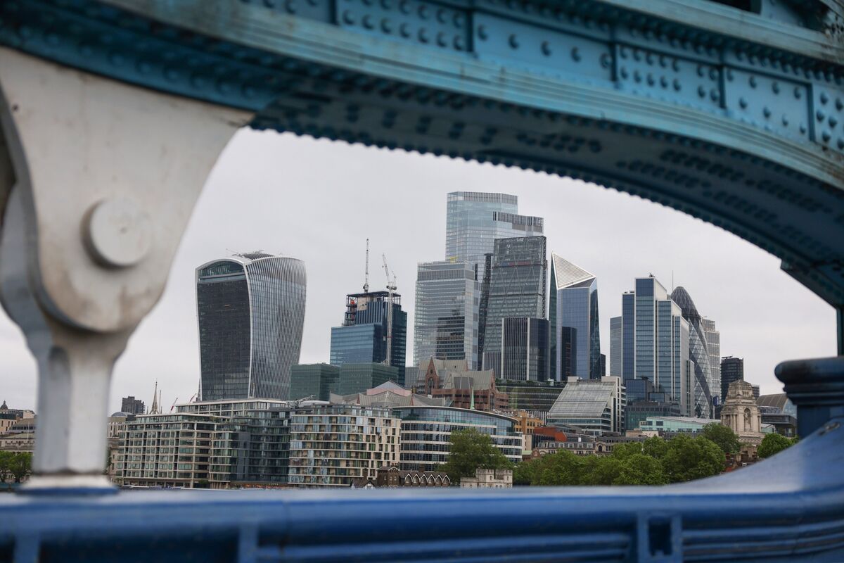 🟪"Boom dei Canoni Uffici a Londra: Grande Richiesta e Carenza di Nuove Costruzioni"