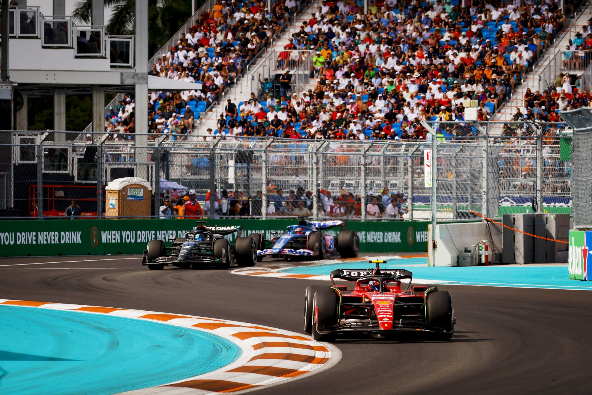 Why Formula 1 Was a Wild Success in Las Vegas, Despite Ticket Slump -  Bloomberg