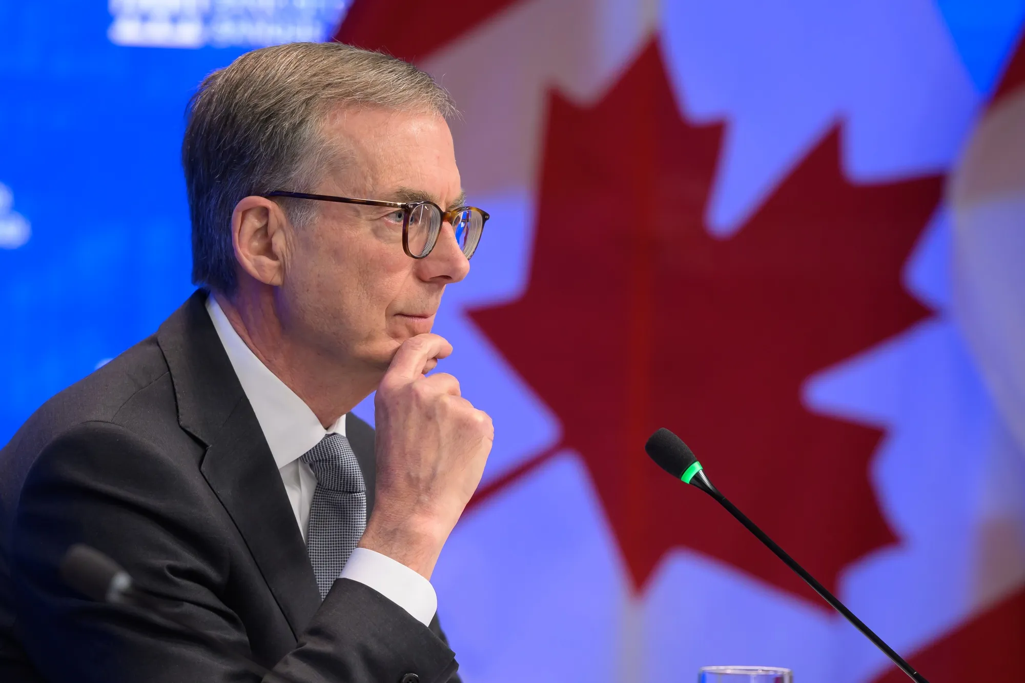 Bank of Canada Likely to Hold Rates Amid Trade Tension - Bloomberg