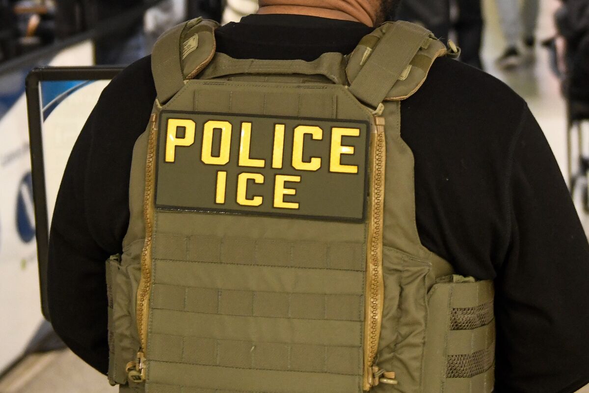 ICE Operation in Brooklyn Sparks Skirmishes and Complaints
