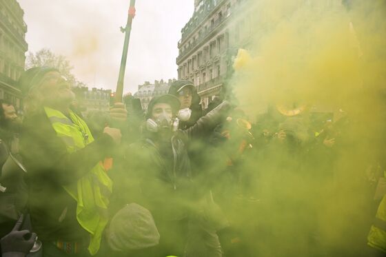 After Yellow Vests, Macron Faces Even Tougher Battle With Unions