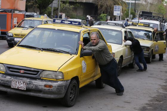 Waiting 19 Hours for Gas in a Lifeless City