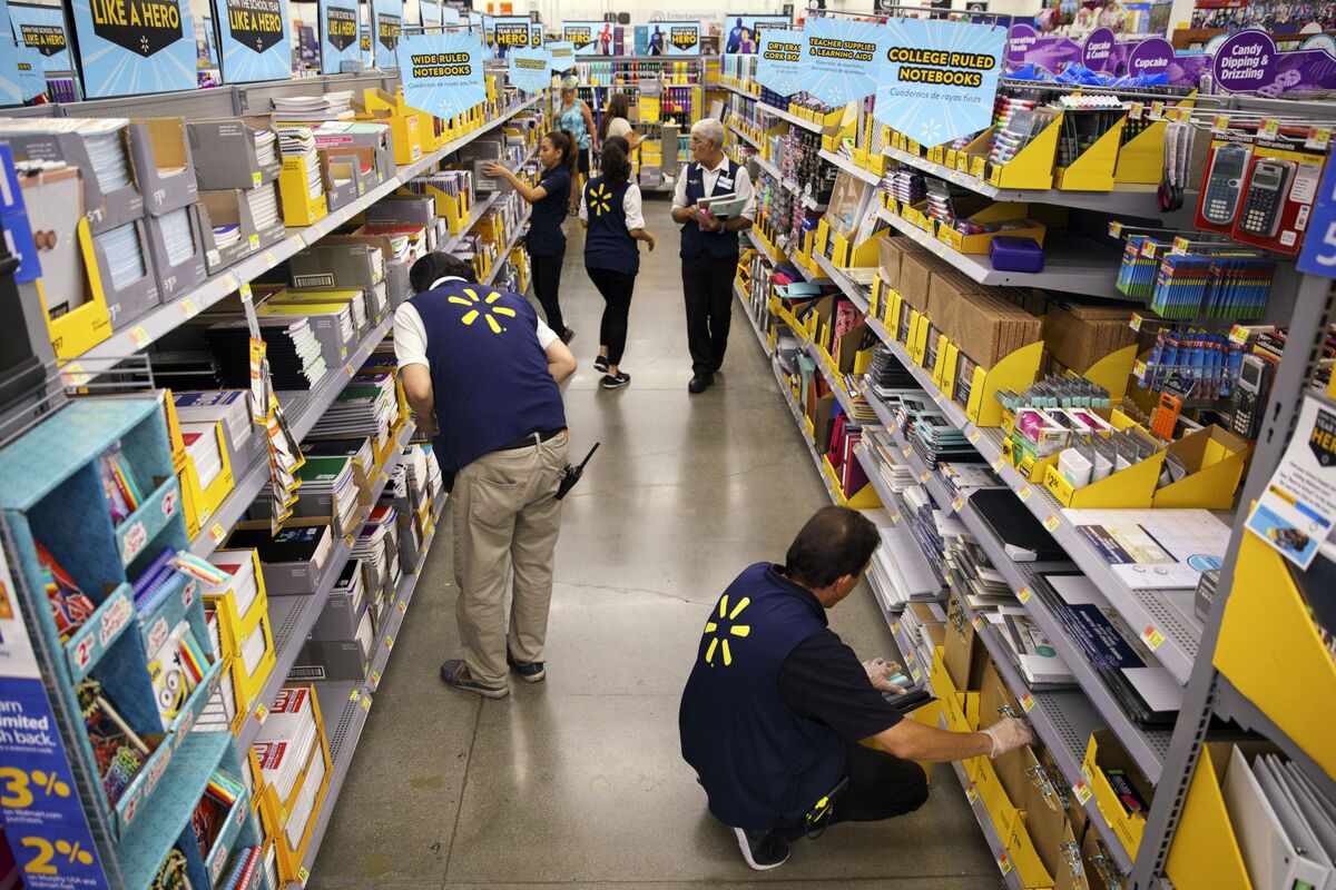 Walmart Tests New Employee Dress Code