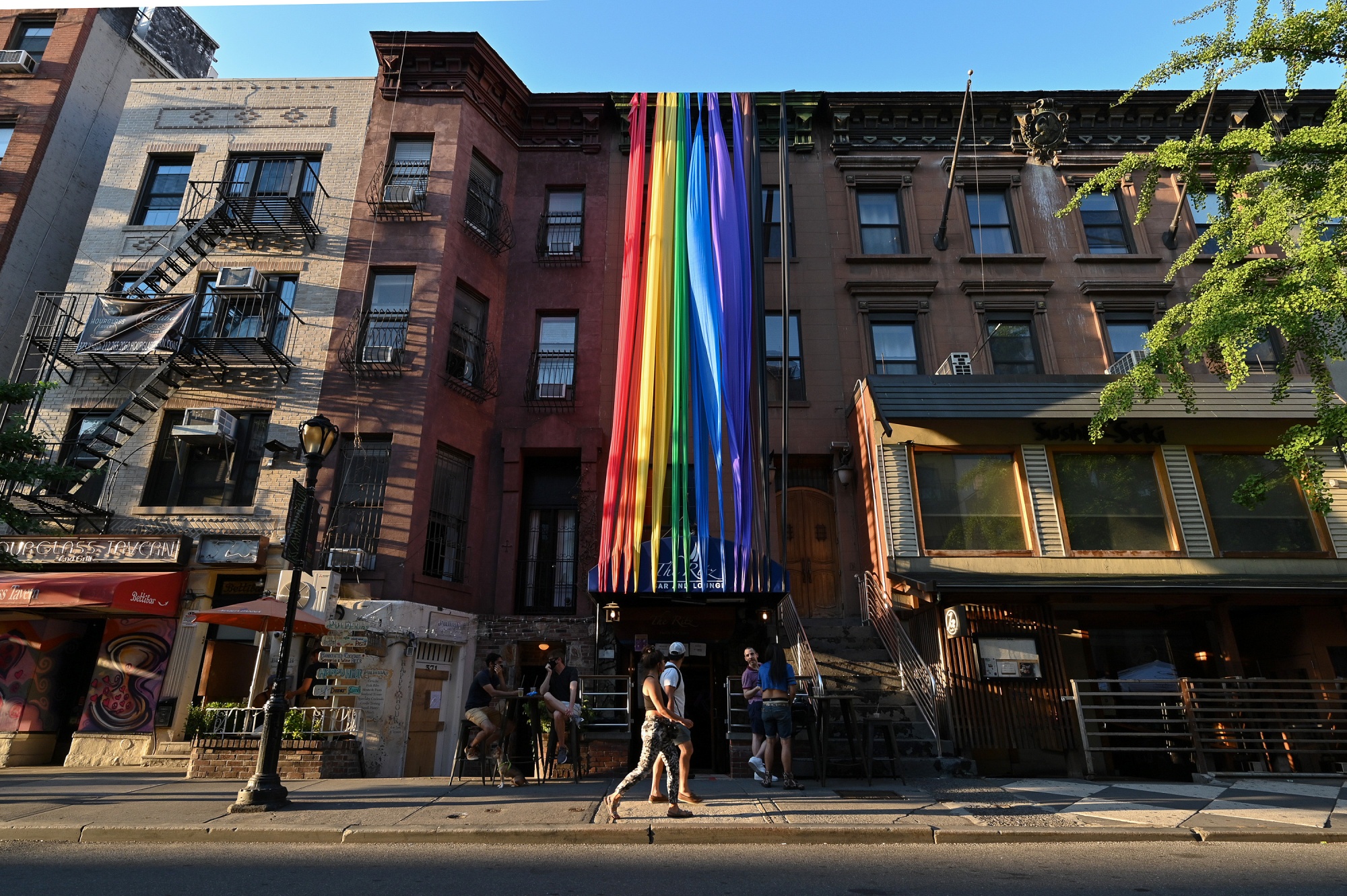 New York City Gay Bars Struggle To Open Amid Red Tape General Decline 