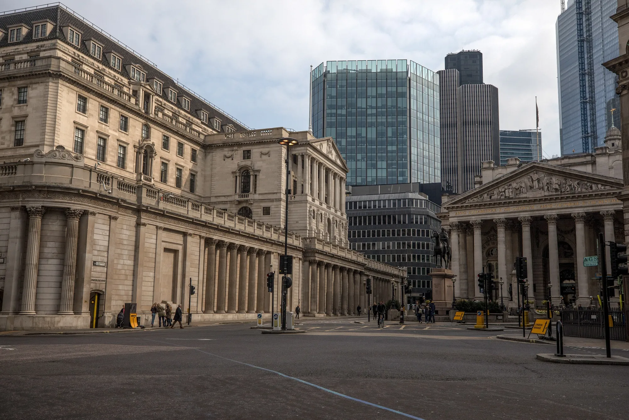Finance Job Openings In The City Halve in Two Years on Brexit Jitters