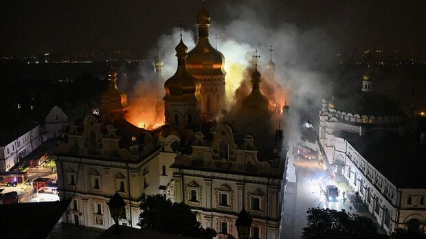 ロシア、ウクライナ世界遺産の大聖堂を攻撃－キーウ複数地域で炎上