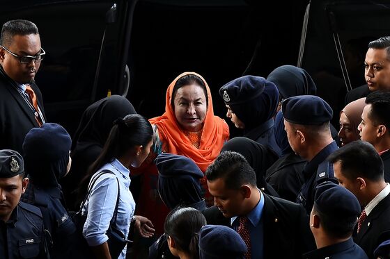 Malaysia Charges Wife of Ex-PM Najib With Money Laundering