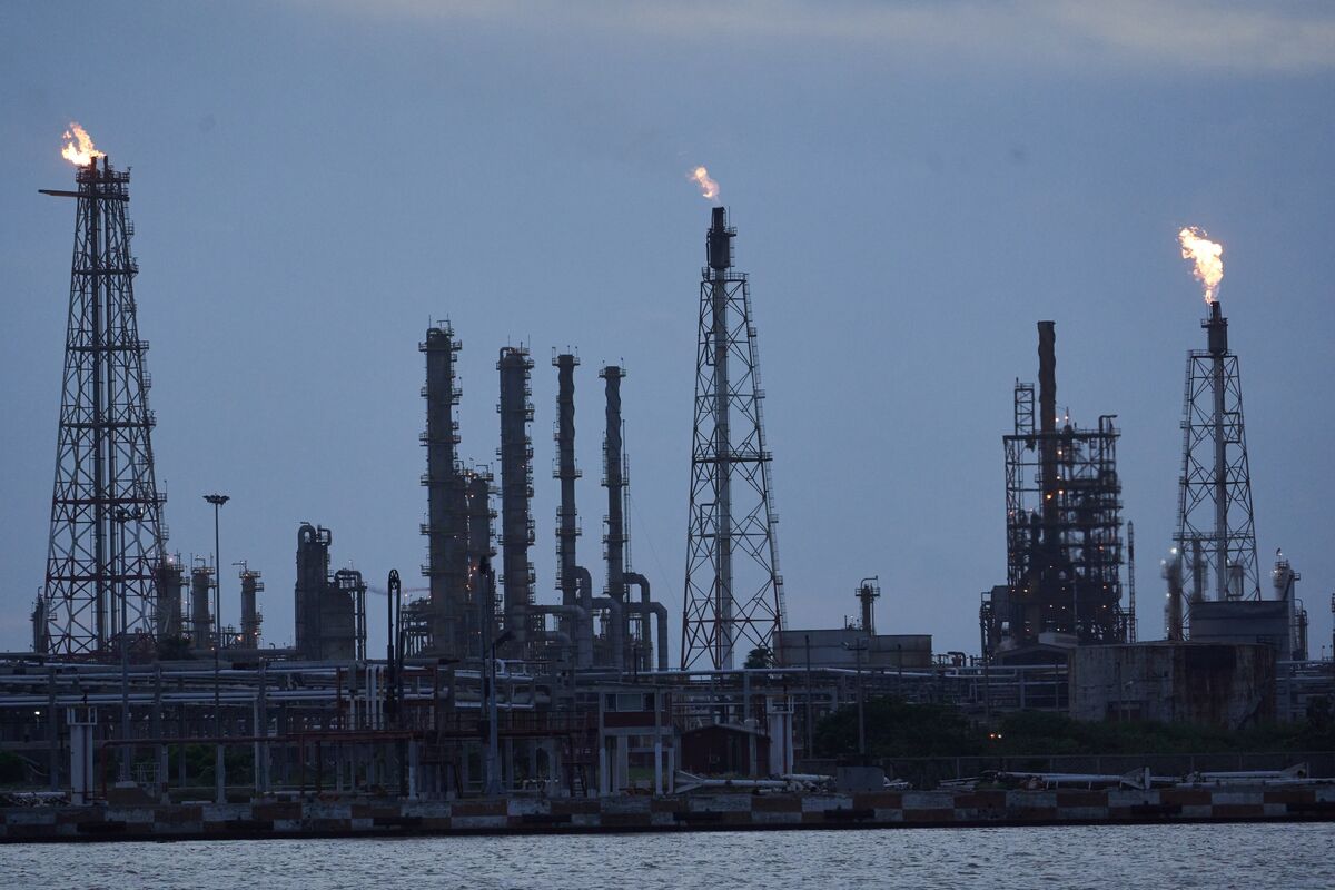 Zambia Plans $1.1B Ndola Oil Refinery To Cut Fuel Imports