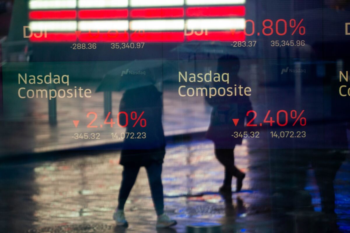 For Intangible-Asset Craze, It’s Midnight in the Stock Market