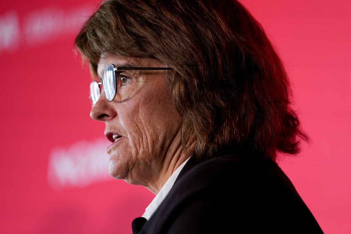 assets.bwbx.io image