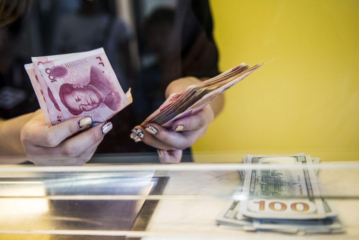 Yuan Moves Closer to Replacing Pound as 4th Most-Traded Currency