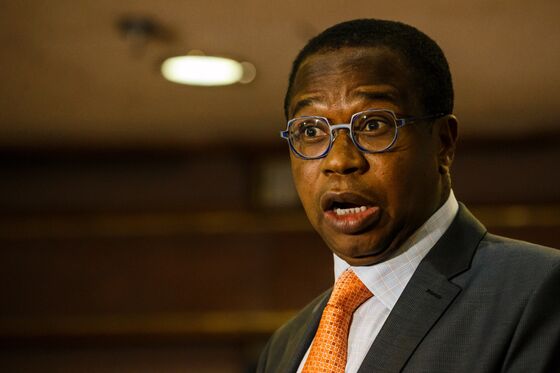 Zimbabwe Leader Wants New Currency, IMF Loan in Revival Bid