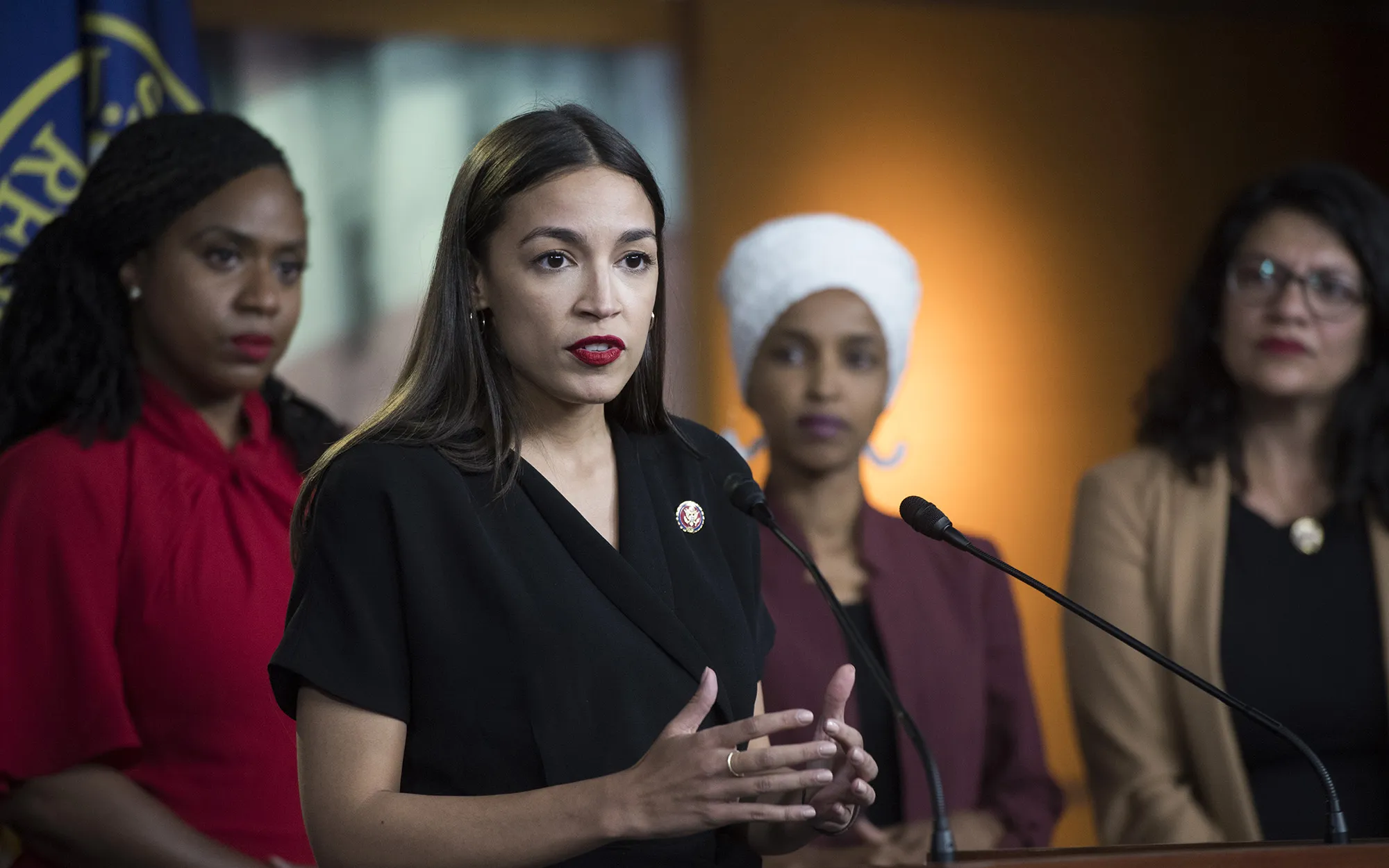 Ocasio-Cortez `Squad' Denies Fracture With Pelosi, Seeks Meeting - Bloomberg