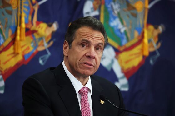 Cuomo Seeks to Keep 95% of U.S. Out of New York as Virus Rages
