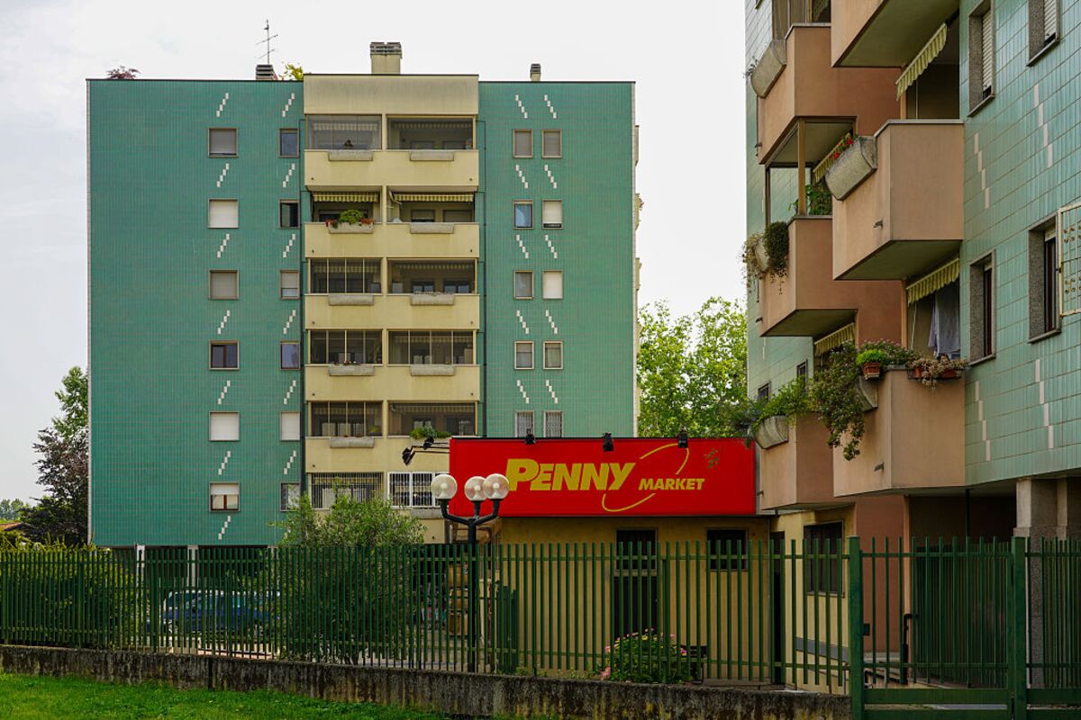 German Grocer Rewe Mulls Sale of Penny Chain in Italy: Corriere