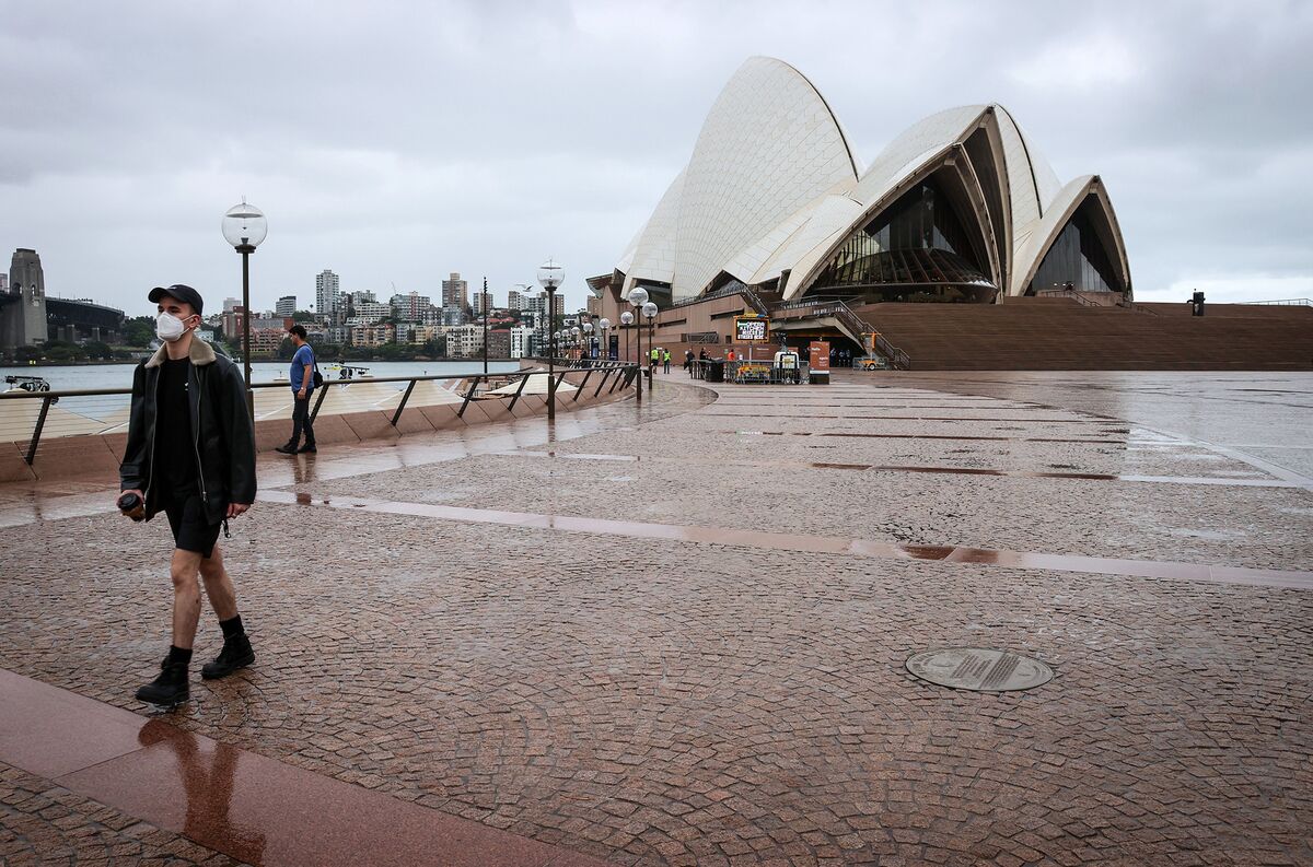 Sydney makes masking mandatory as virus clusters spread