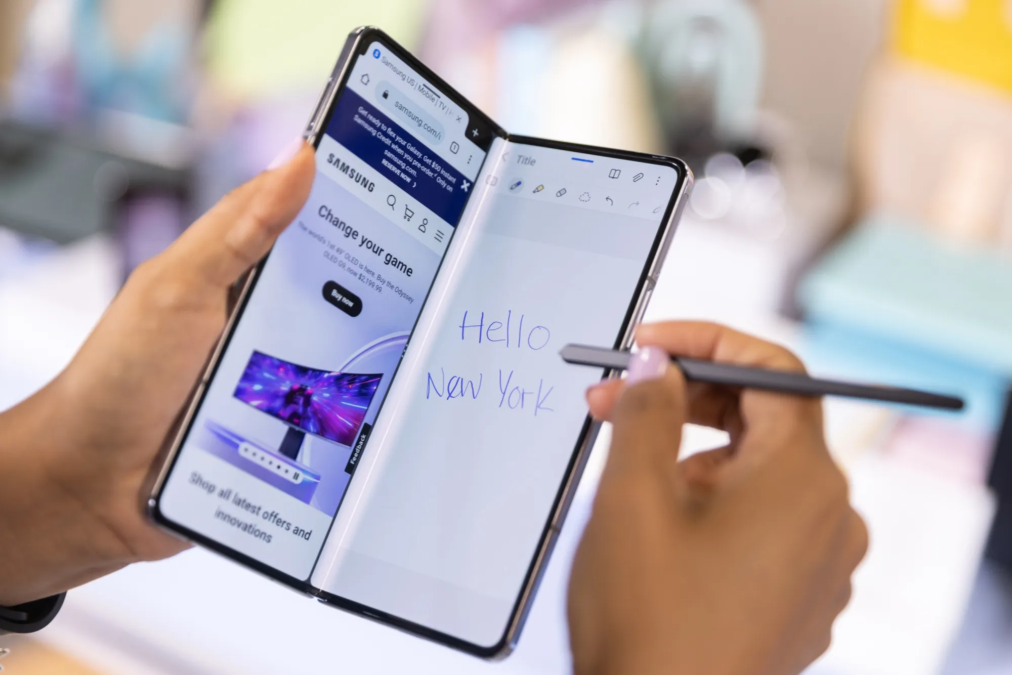 Apple กำลังพัฒนาอุปกรณ์พับได้ในตระกูล iPhone และ iPad 2 apple-foldable-iphone-ipad