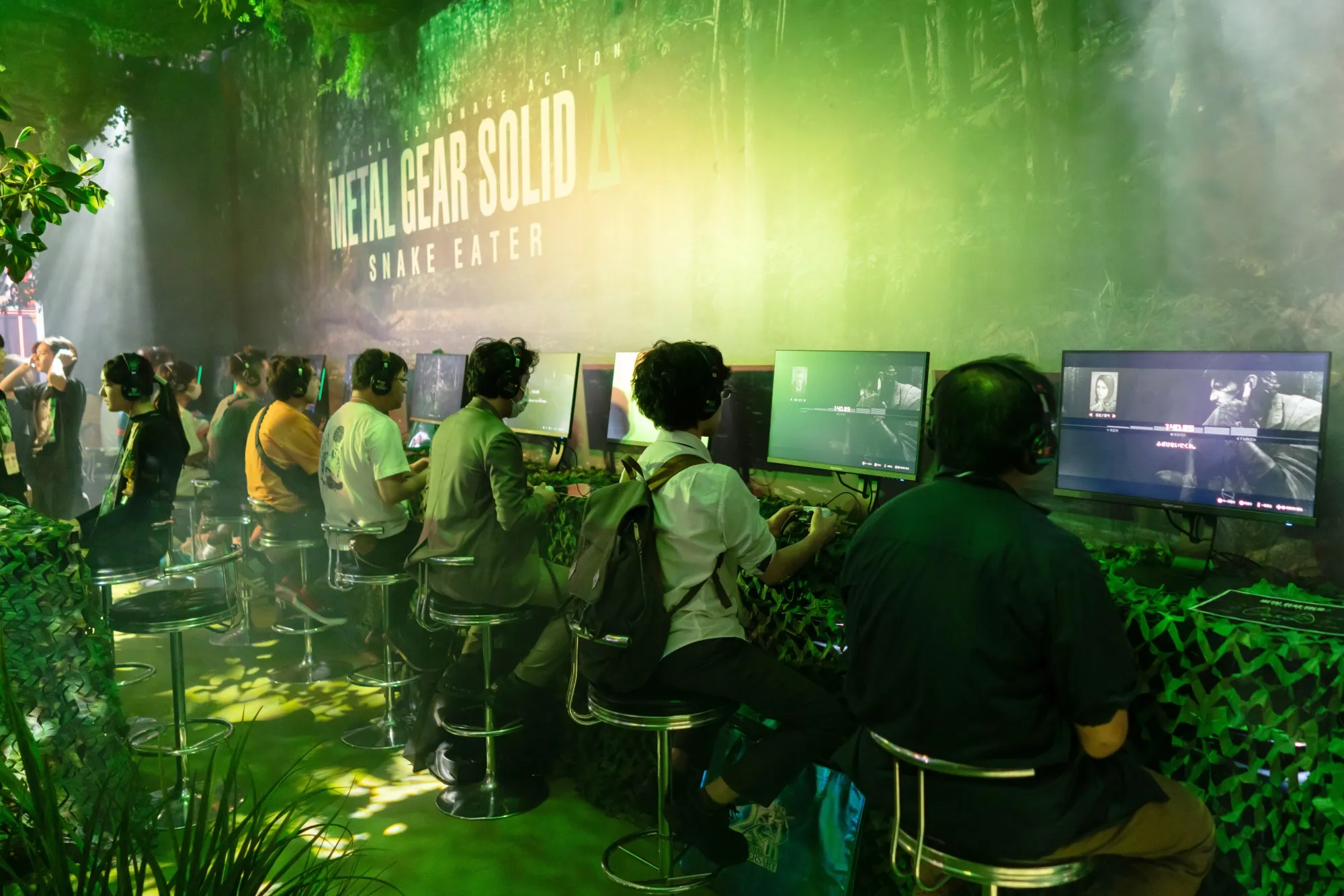 Attendees play the Metal Gear Solid.