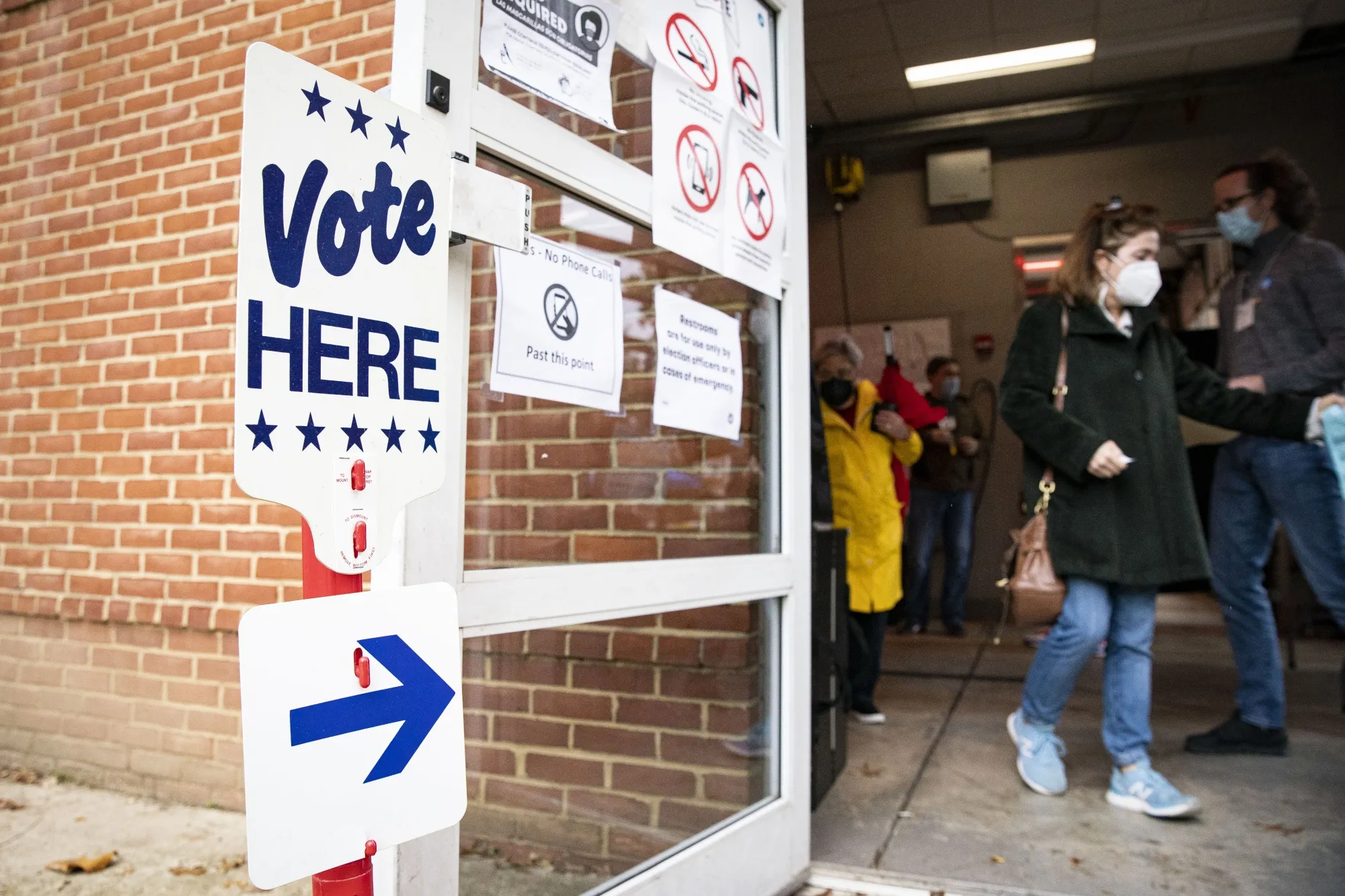 A "Vote Here" sign outside a polling location in Alexandria, Virginia on Nov. 2, 2021.&nbsp;