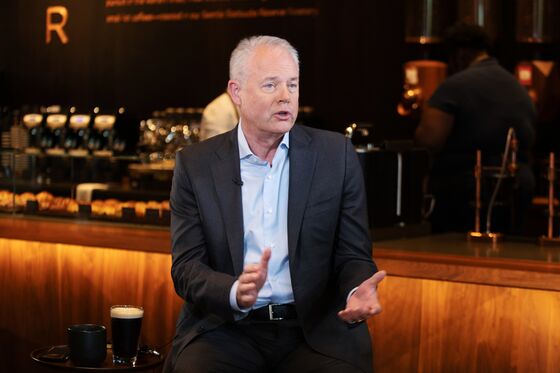 Starbucks CEO’s New Ideas Start With a Pick-Up-Only Store in NYC