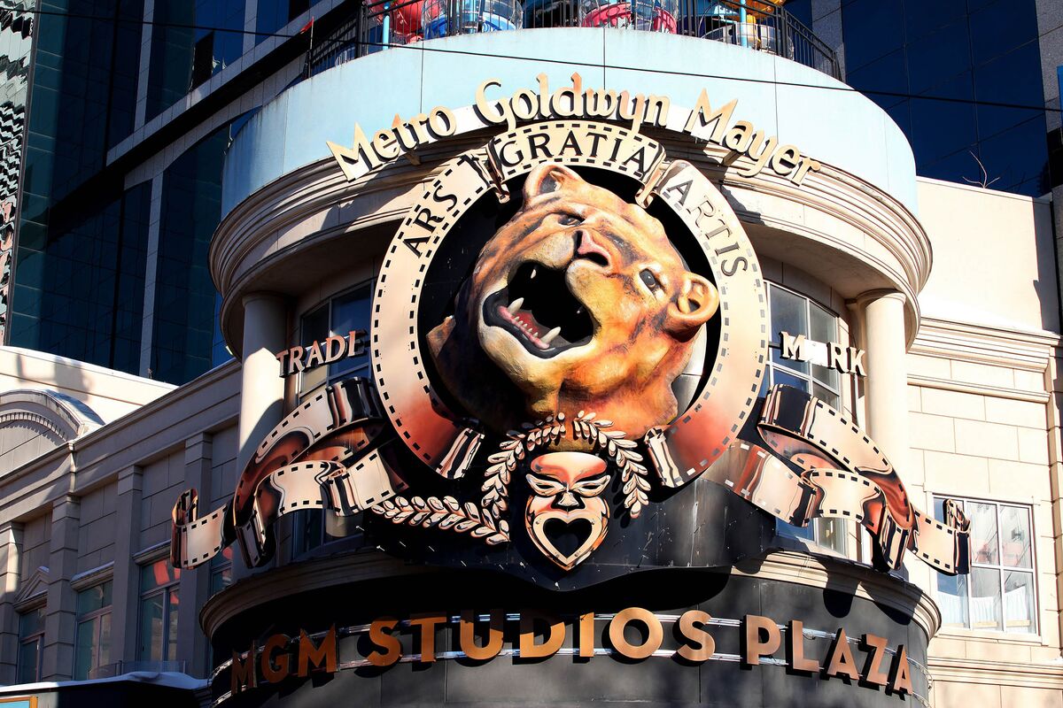 Ousted MGM CEO Leaves 007 Behind, Takes $260 Million Instead - Bloomberg