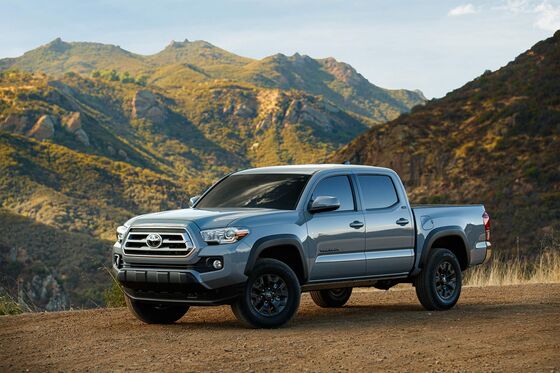 Toyota’s Tacoma Pickup Takes On All Comers and Remains on Top