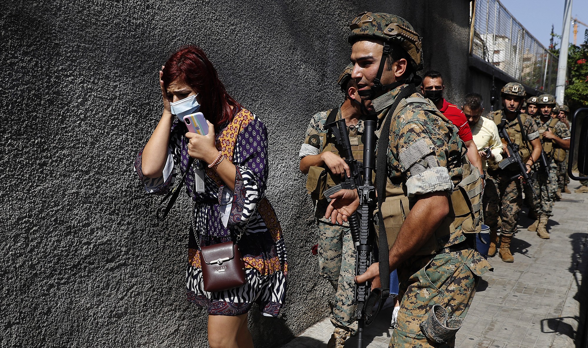 Телефона бейрут. Аль-Маядин. Ливанская армия. Армия Ливана. Армия Бейрута.