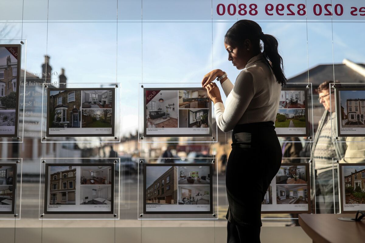 London’s Housing Boom Is Over, Rightmove Says Bloomberg