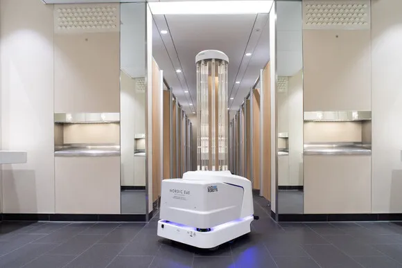 Heathrow Airport’s&nbsp;UV cleaning robot.