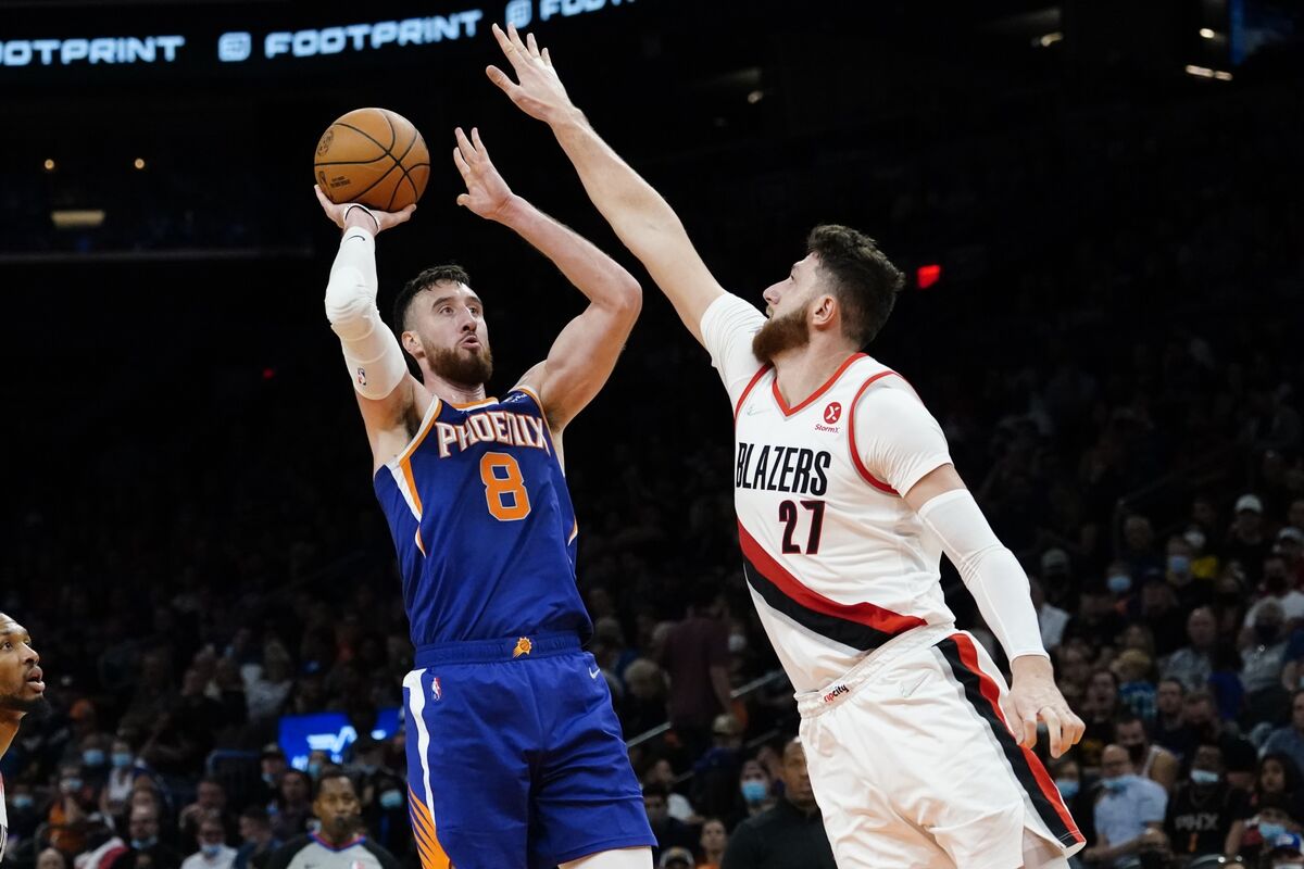 Kaminsky Has Career Night, Scores 31 Points in Suns' Victory - Bloomberg
