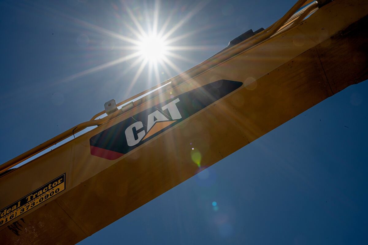 Caterpillar Tops Estimates as Data Centers Lift Power Demand