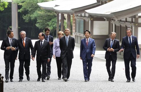 G7 leaders at Ise-Jingu Shrine on May 26.