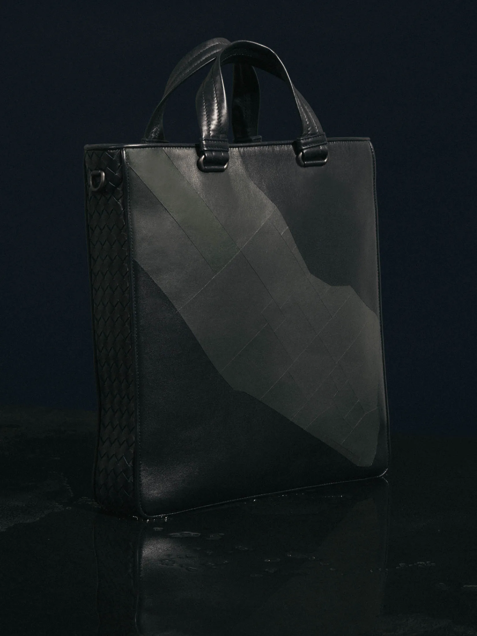 Bottega Veneta Limited-Edition Tote Bag Pays Homage to NYC