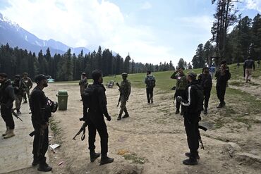 TOPSHOT-INDIA-KASHMIR-PAKISTAN-UNREST