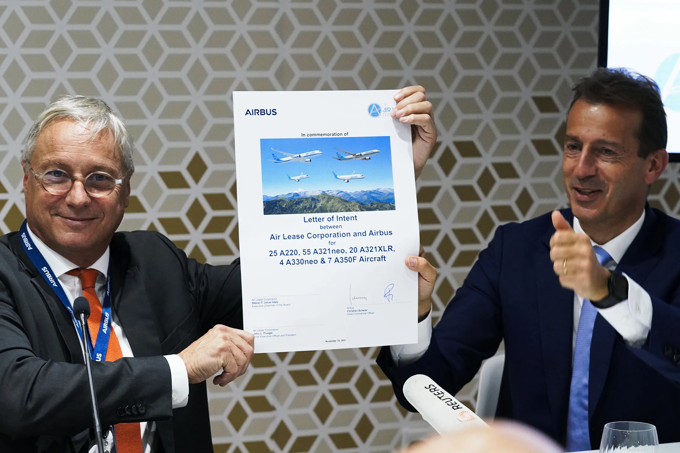 Airbus SE&nbsp;Chief Executive&nbsp;Guillaume Faury, right, and&nbsp;Airbus Chief Commercial Officer Christian Scherer,&nbsp;after signing a commemorative paper marking a deal at the Dubai Air Show on Nov. 15.