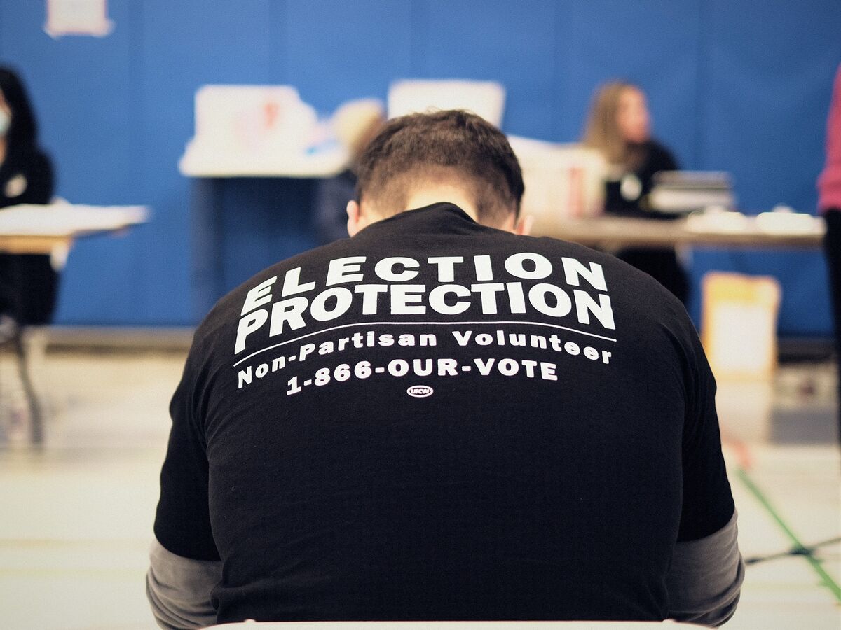 Secure Elections Depend On Safeguarding US Poll Workers - Bloomberg