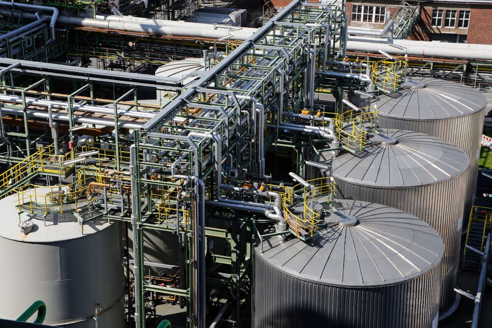 robots in chemical industry