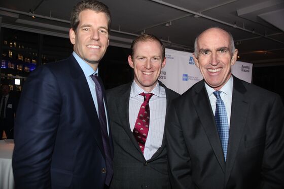 Winklevoss Twins Do a Power 10 to Help New York City Rowers