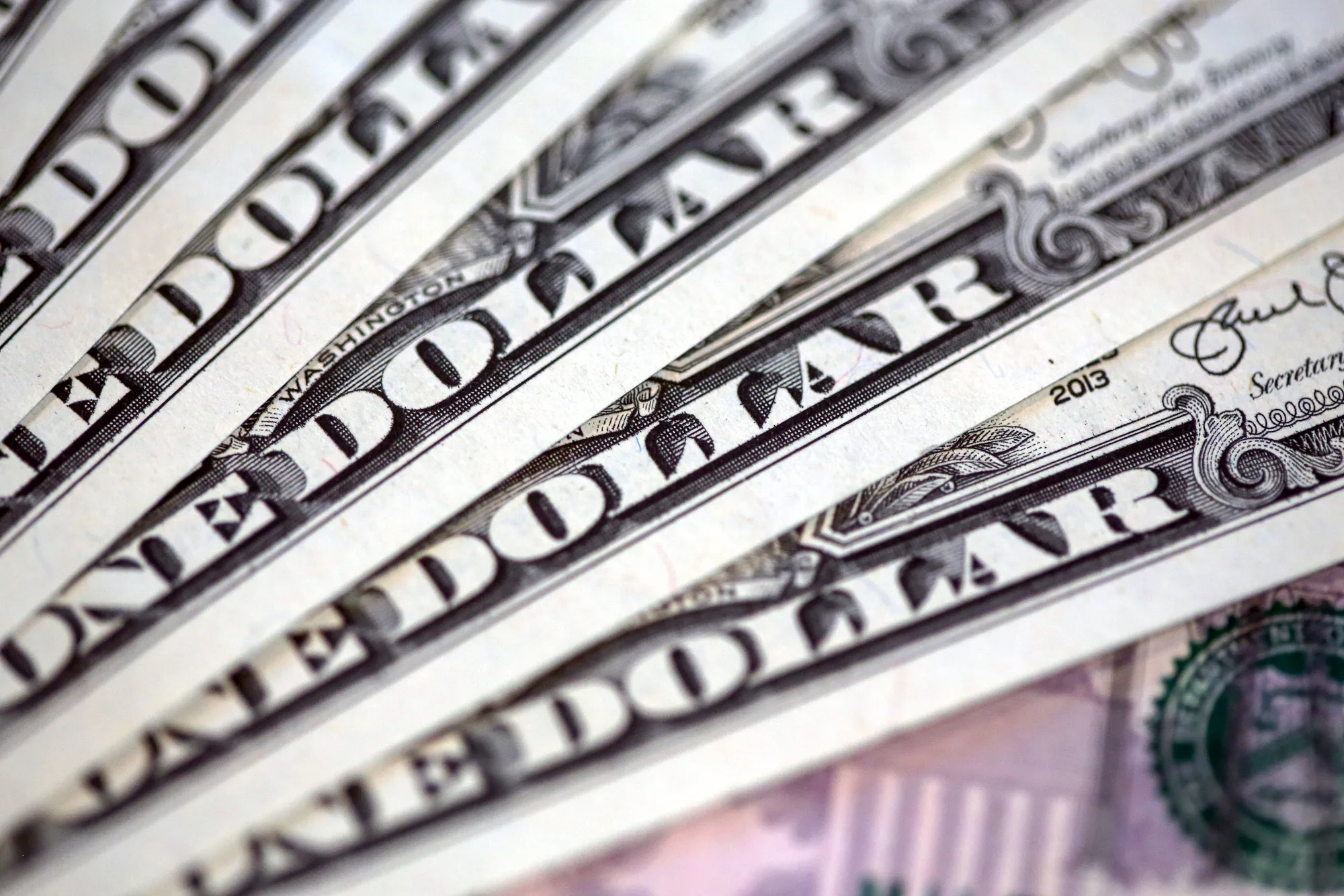 Bitcoins And U.S. Dollar Notes As IMF Vouches For Virtual Currencies