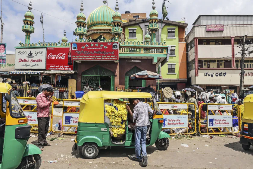 Auto rickshaws&nbsp;in Bangalore, India.