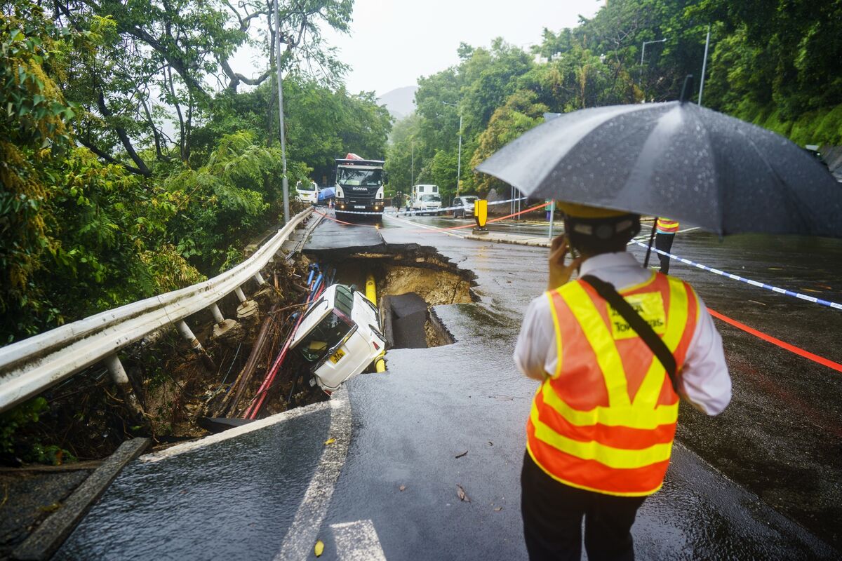 Photos: Hong Kong Battered by Heaviest Rainfall on Record Since 1884 ...