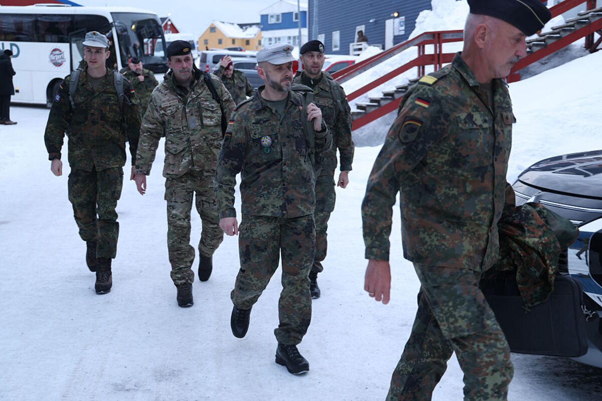German Soldiers Leave Greenland After 44 Hours, Bild Reports - Bloomberg.com