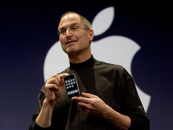 Inside Apple's Long Goodbye to Design Chief Jony Ive