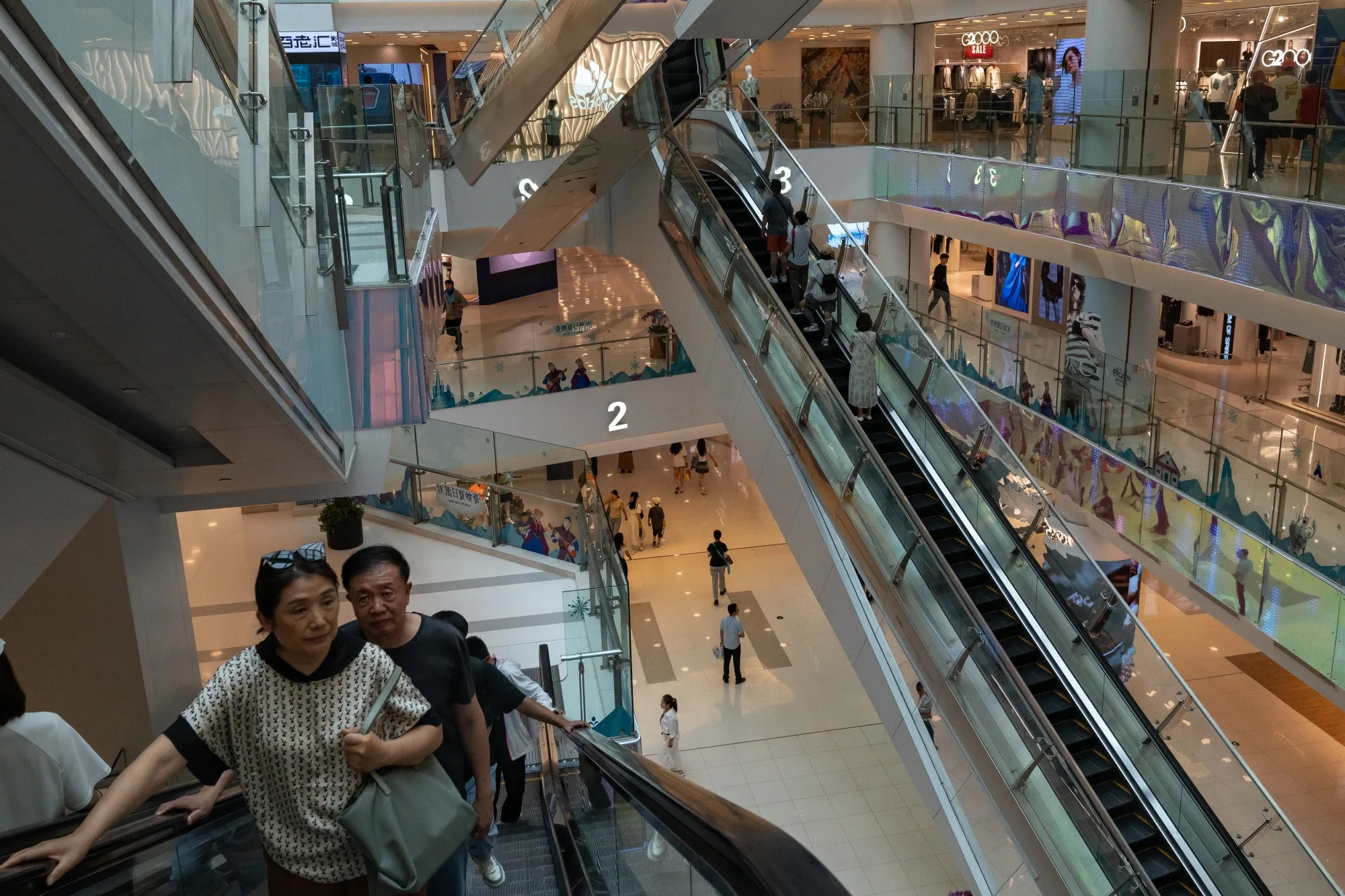 Shoppers at a&nbsp;mall in Beijing in July.&nbsp;Retail sales&nbsp;rose 2.6% in July from a year ago, according to economists polled by Bloomberg, up from a 2% gain in June that was the slowest monthly increase since December 2022.