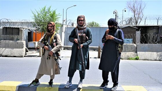 U.S., Taliban in Talks to End Airport Chaos: Afghanistan Update